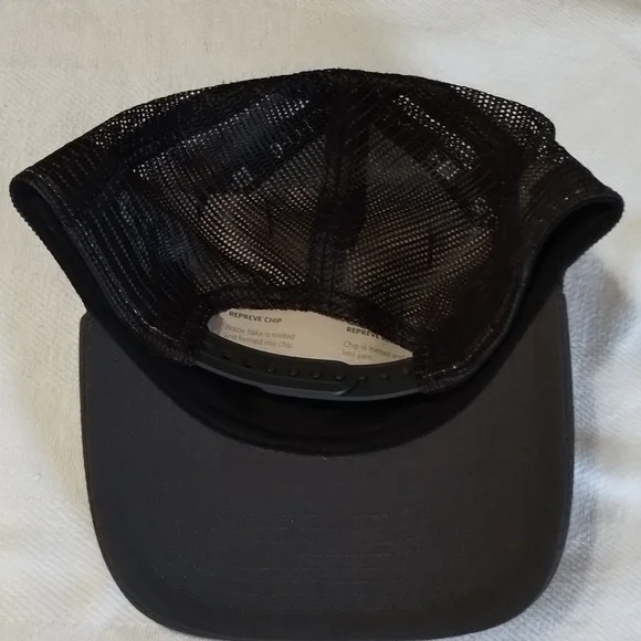 New Era Black Adjustable Mesh Hat - Picture 2 of 2